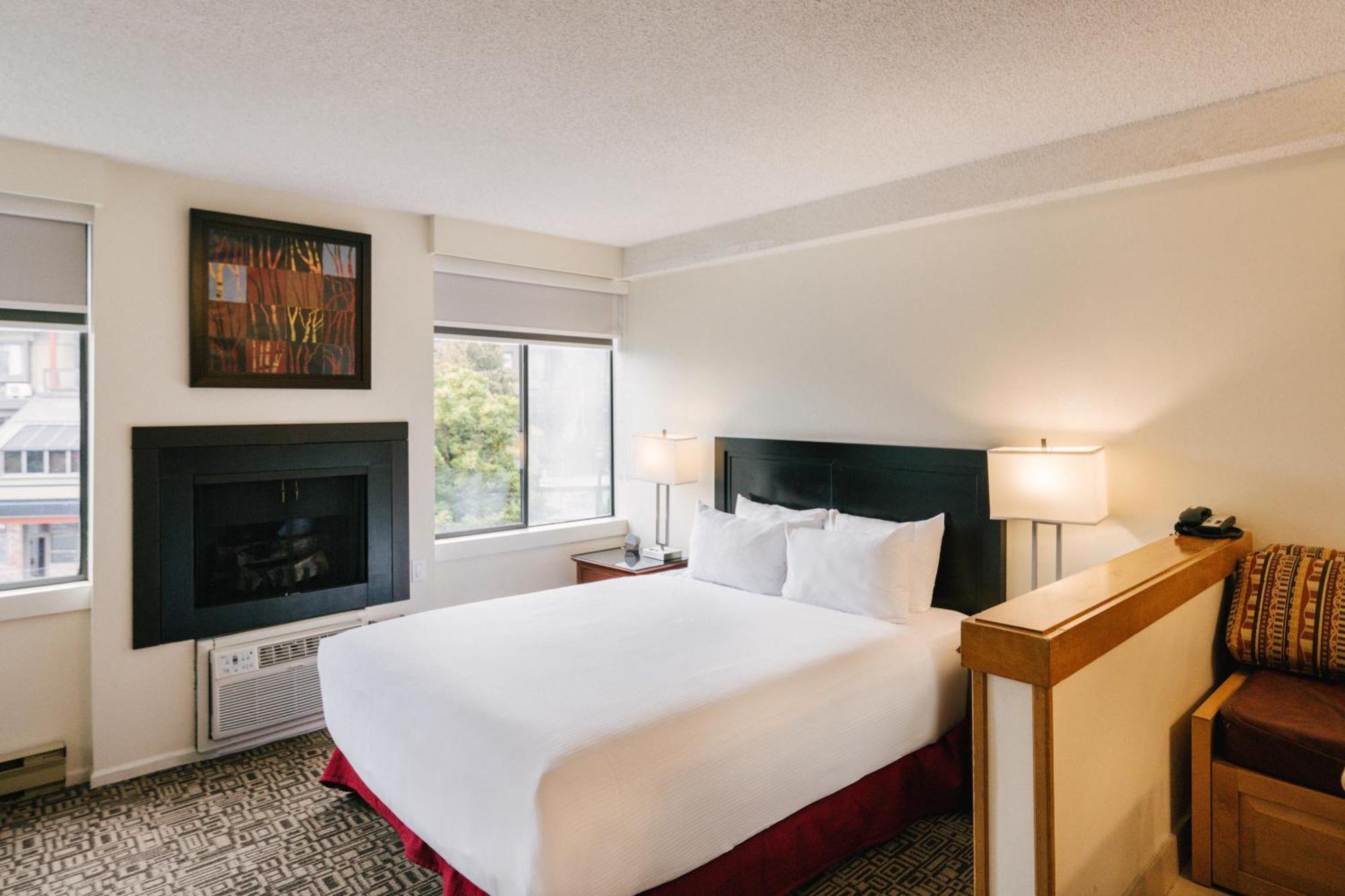 Mountain Side Hotel Whistler By Executive Extérieur photo